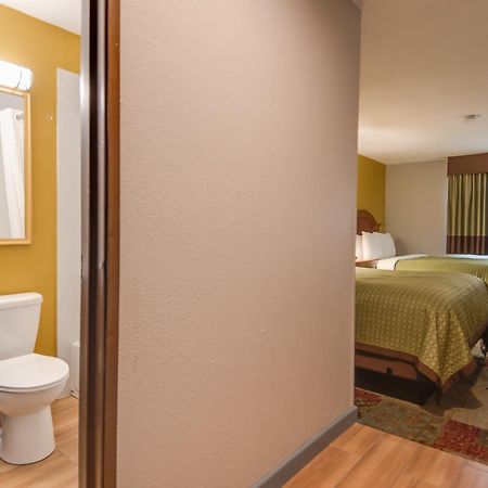 Vagabond Inn Executive Hayward Esterno foto