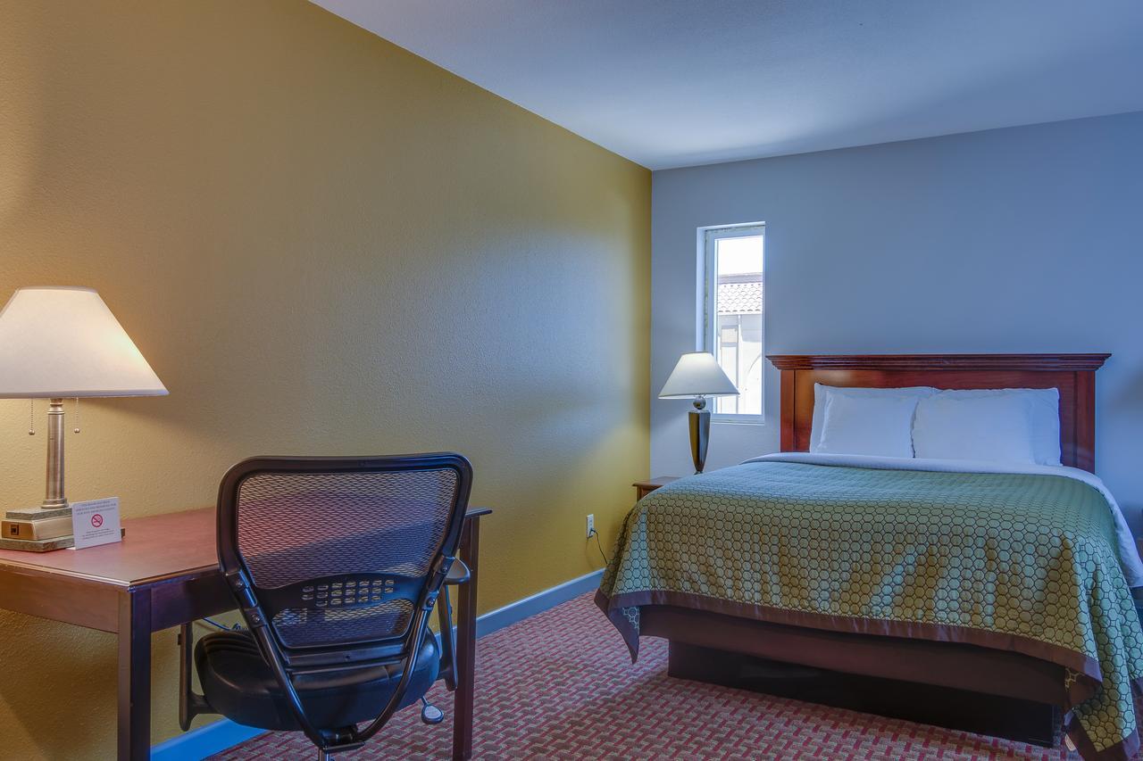 Vagabond Inn Executive Hayward Esterno foto