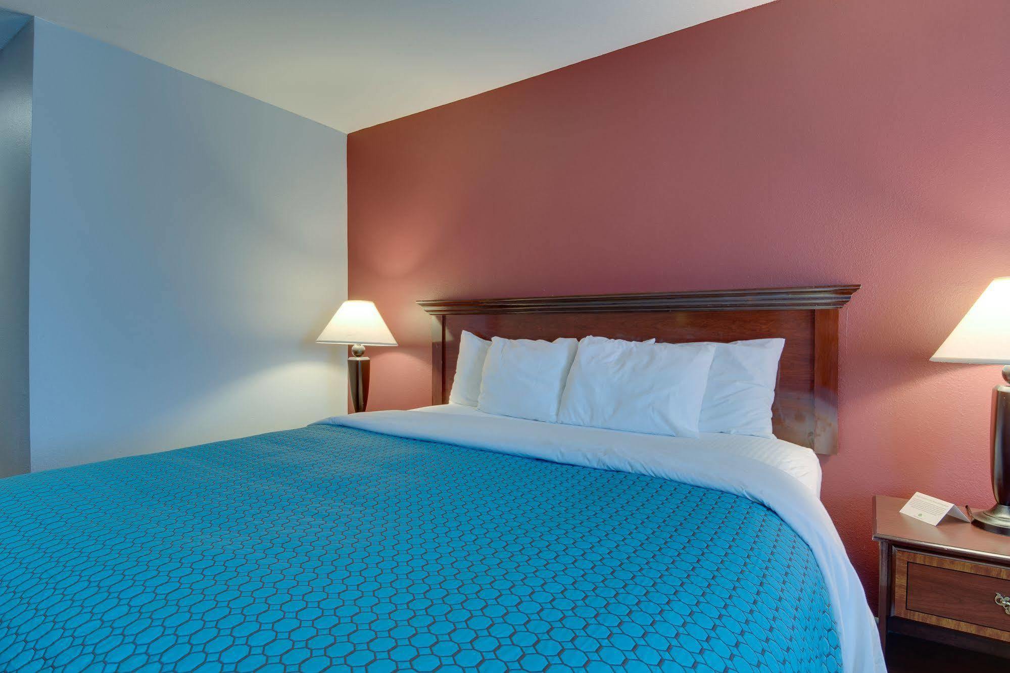 Vagabond Inn Executive Hayward Esterno foto